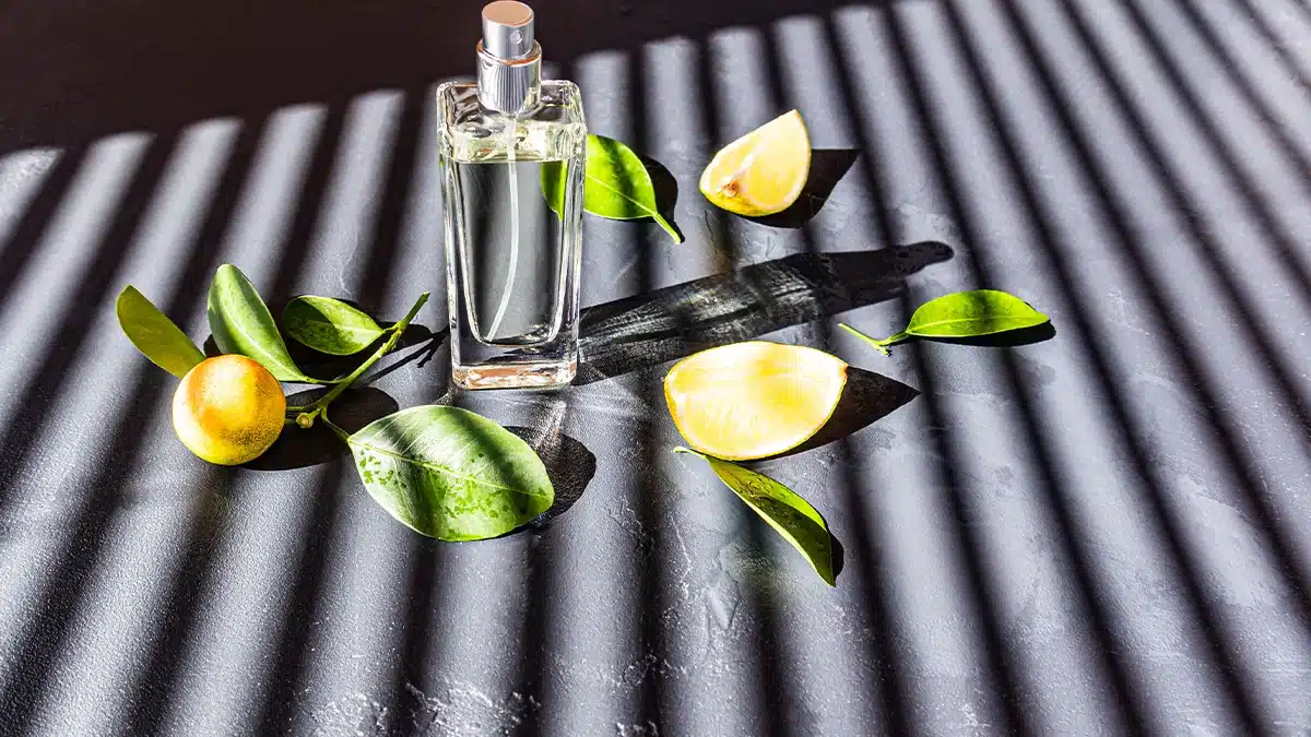 چطور یک عطر مردانه خنک برای تابستان انتخاب کنیم؟