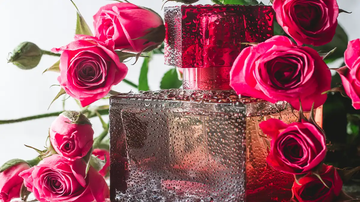 بهترین عطر زنانه با رایحه گل رز کدام است؟
